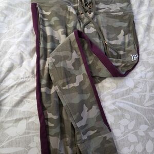 PINK Victoria's Secret Olive Camo Leggings with Plum Side Trim